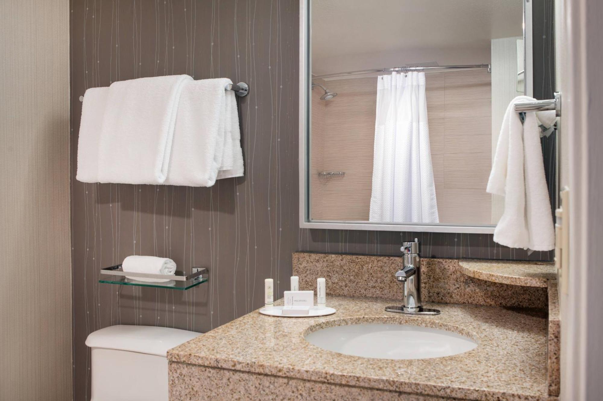 מלון Courtyard By Marriott Richmond Berkeley מראה חיצוני תמונה