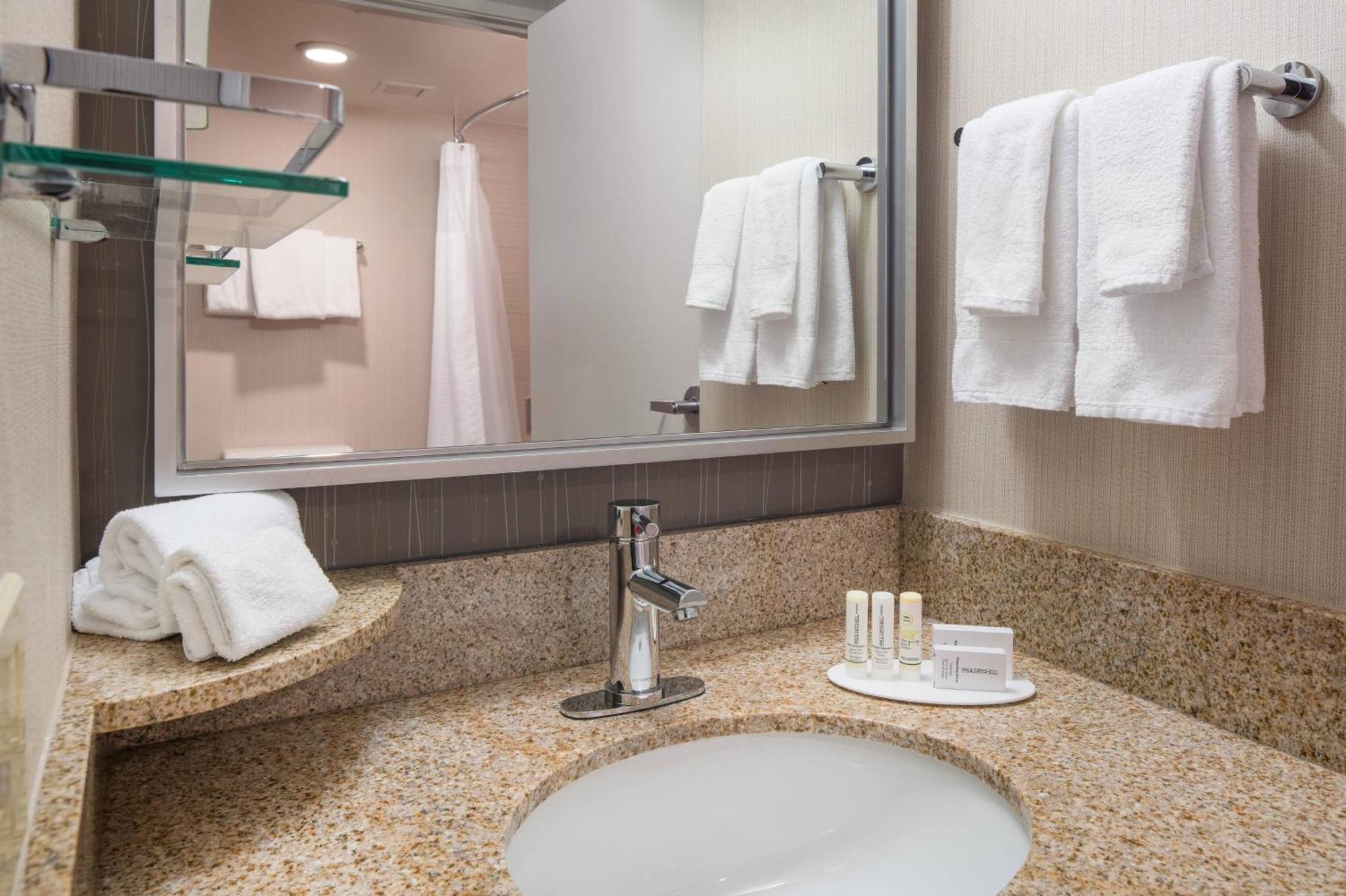 מלון Courtyard By Marriott Richmond Berkeley מראה חיצוני תמונה