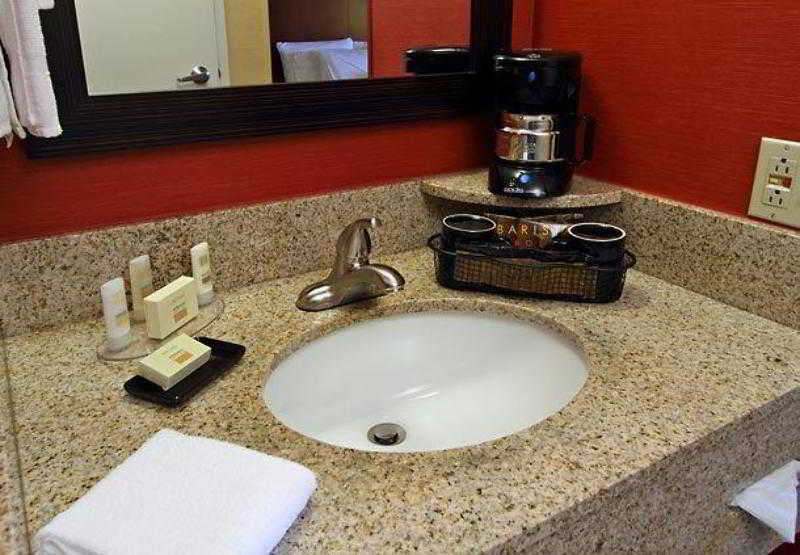 מלון Courtyard By Marriott Richmond Berkeley מראה חיצוני תמונה